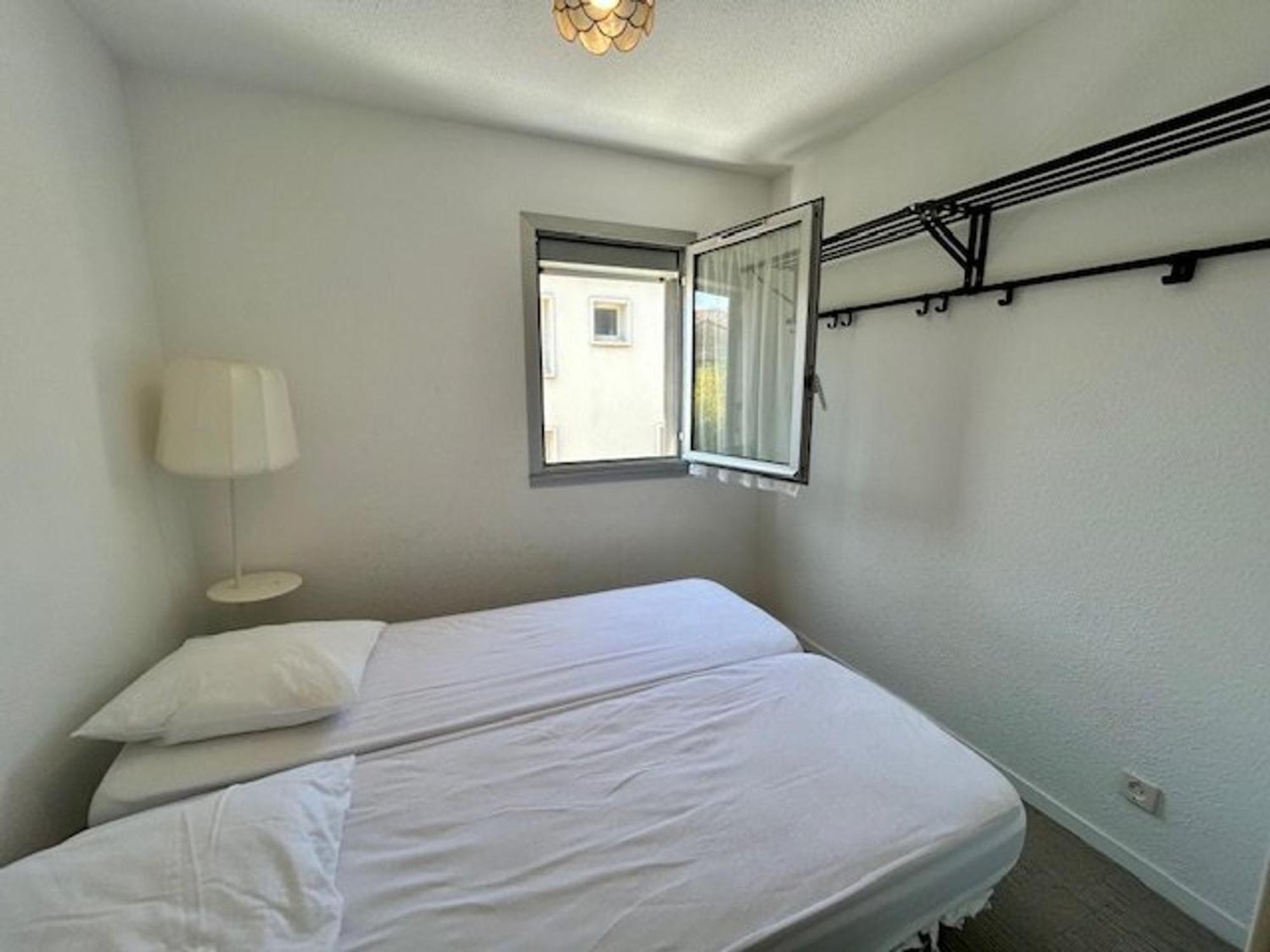 Appartement T2 A Royan, 4 Pers., Proche Plage Et Commerces, Parking, Balcon, Confortable Et Equipe - Fr-1-494-60 Ngoại thất bức ảnh